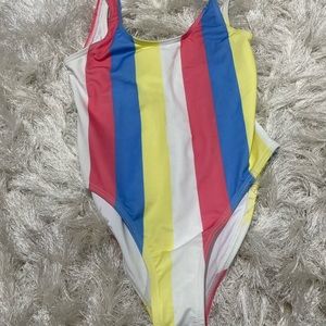 One piece swimsuit
2/20$